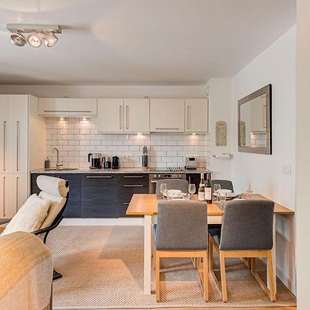 Apartment Cosmiques - Alpes Travel - Central Chamonix - Sleeps 4 Екстериор снимка
