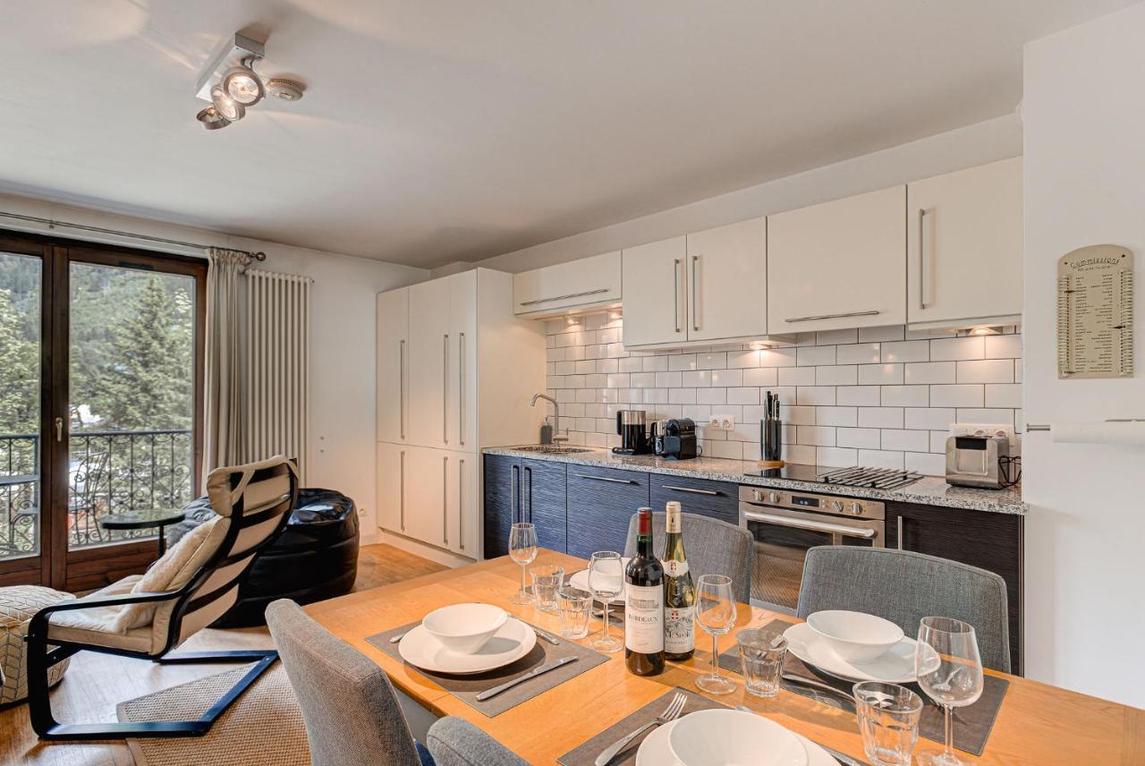 Apartment Cosmiques - Alpes Travel - Central Chamonix - Sleeps 4 Екстериор снимка