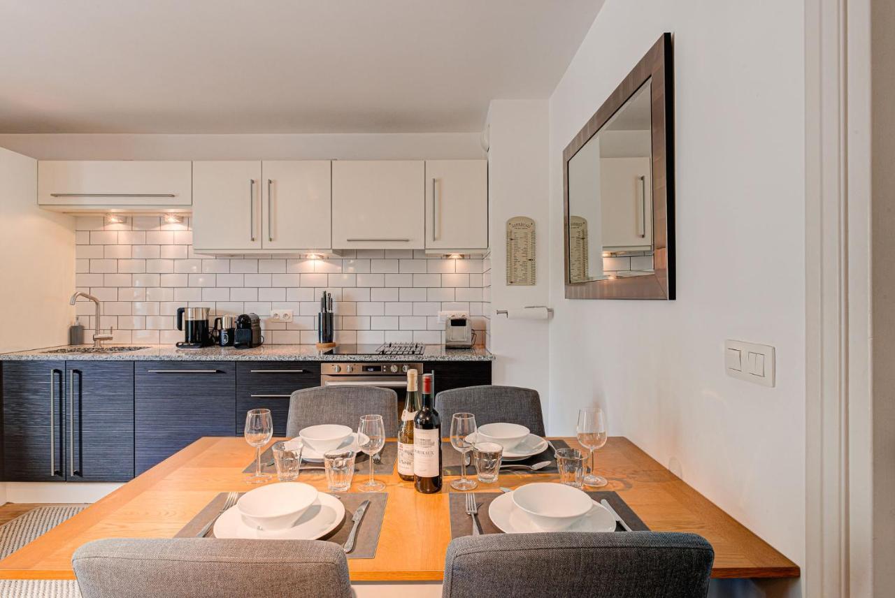 Apartment Cosmiques - Alpes Travel - Central Chamonix - Sleeps 4 Екстериор снимка