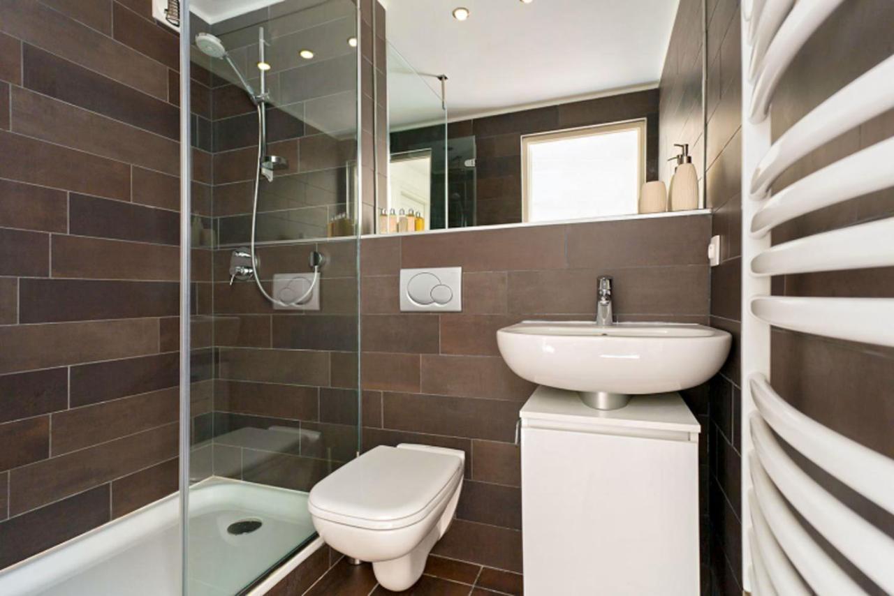Apartment Cosmiques - Alpes Travel - Central Chamonix - Sleeps 4 Екстериор снимка