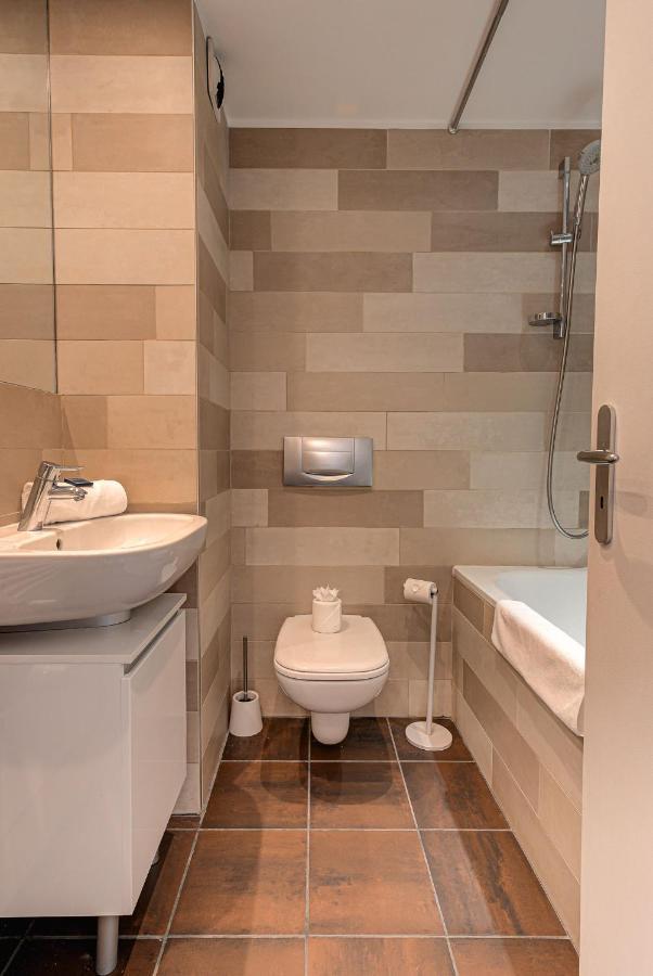 Apartment Cosmiques - Alpes Travel - Central Chamonix - Sleeps 4 Екстериор снимка