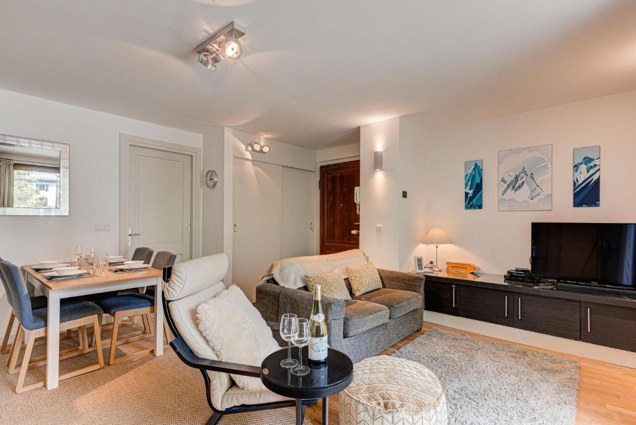 Apartment Cosmiques - Alpes Travel - Central Chamonix - Sleeps 4 Екстериор снимка